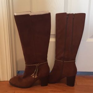Aerosoles boots barely worn